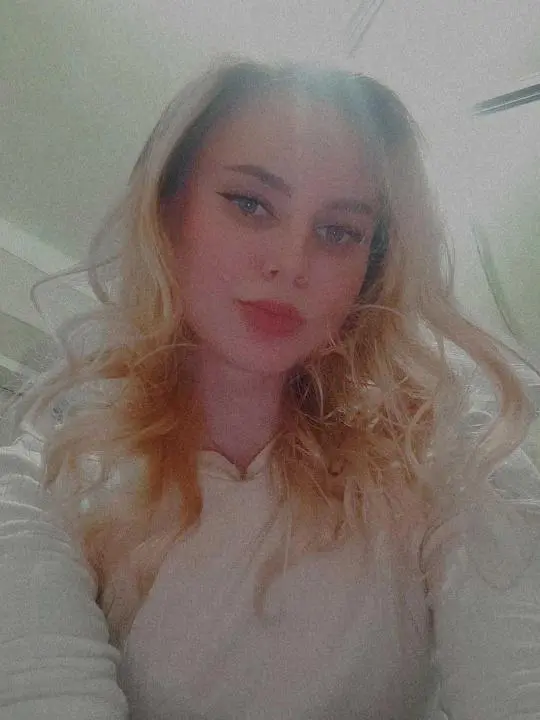 ranida4294 (18) female from US - sexting partner