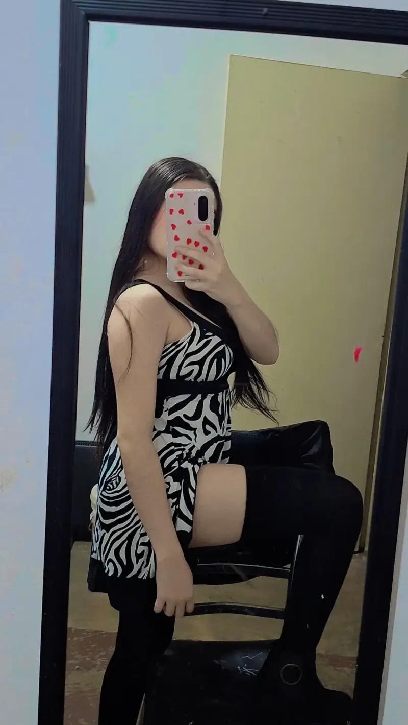 real982 (18) female from GB - sexting partner