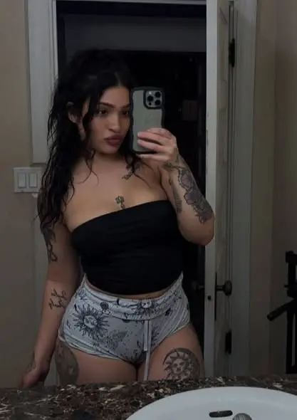 rebof34637 (18) female from UA - sexting partner