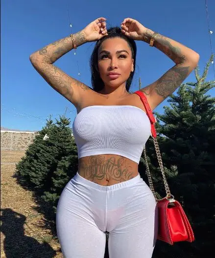 redkeyhen95 (18) female from US - sexting partner