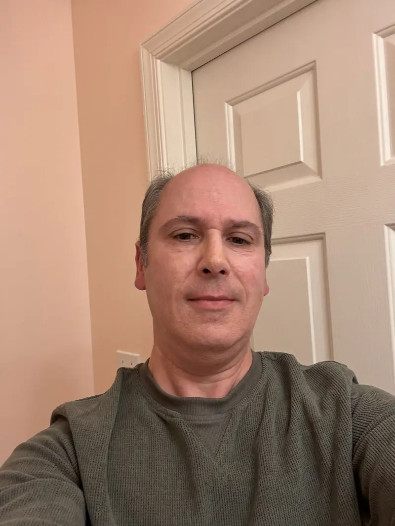 redrobbin1969 from US