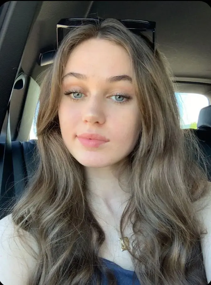 rejololity (18) female from GB - sexting partner