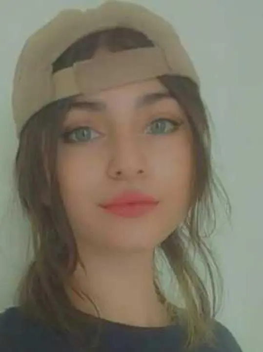 rewynone (18) female from US - sexting partner