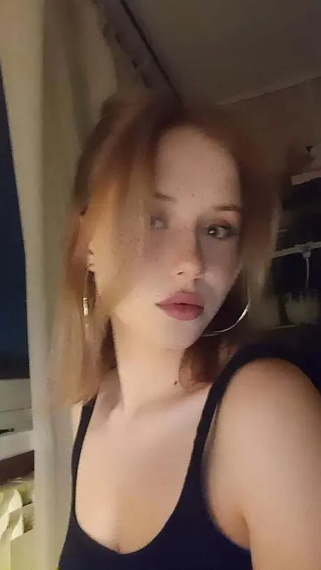 reyomi4923 (21) female from UZ - sexting partner