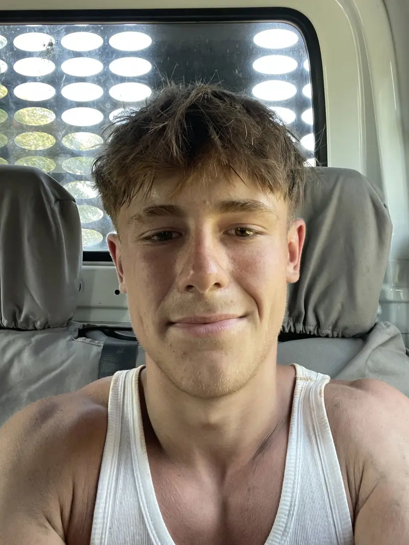 rhyschapman06 (18) male from GB - sexting partner