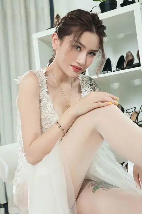 rifay78435 (21) female from DK - sexting partner