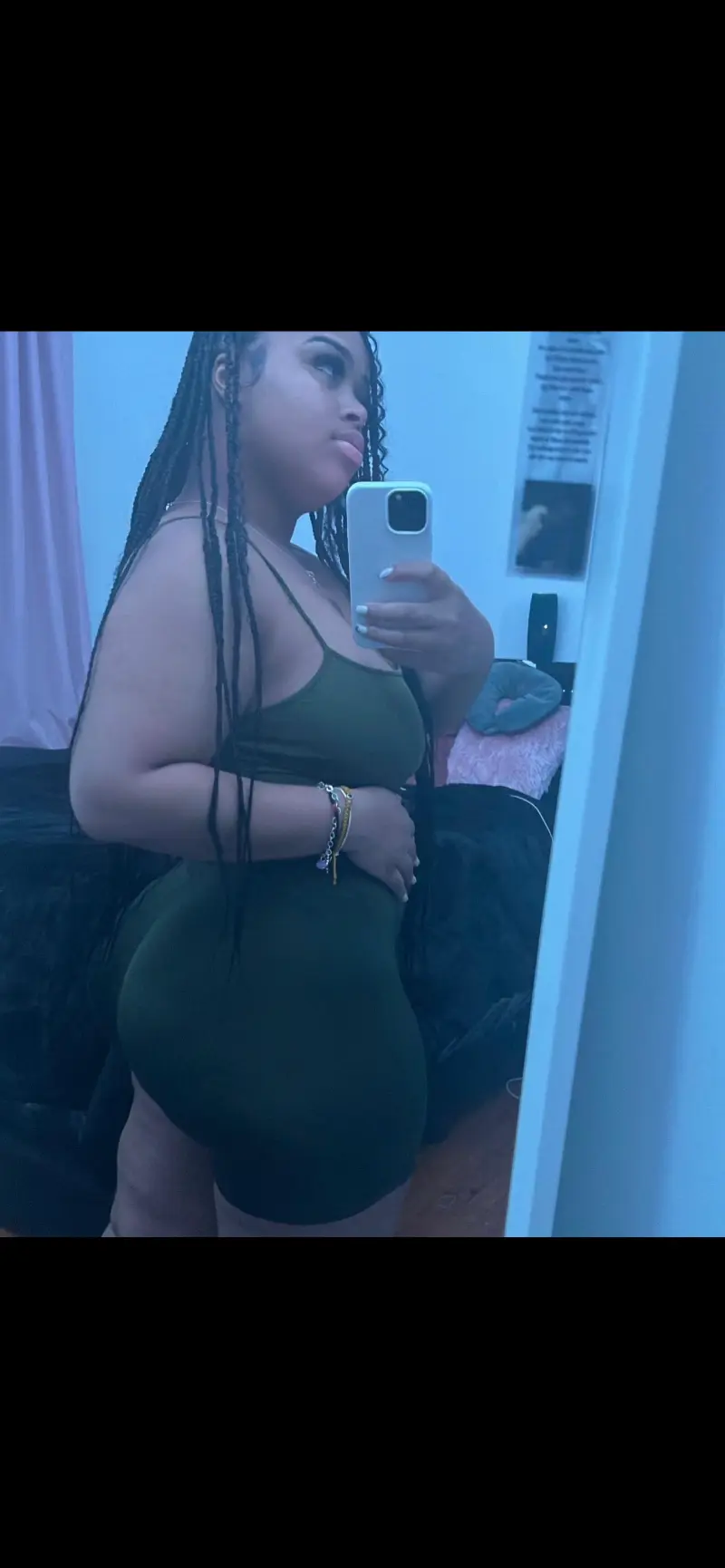 rihoyiv913 (27) female from US - sexting partner