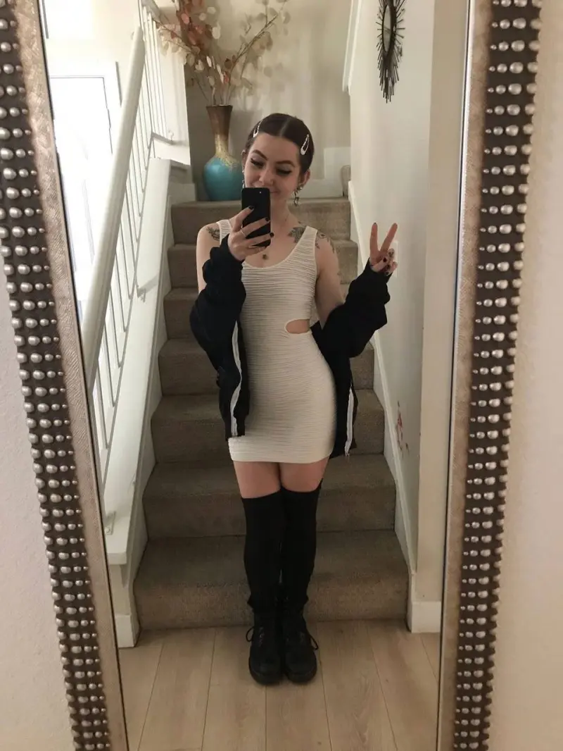 rinej85548 (25) female from US - sexting partner