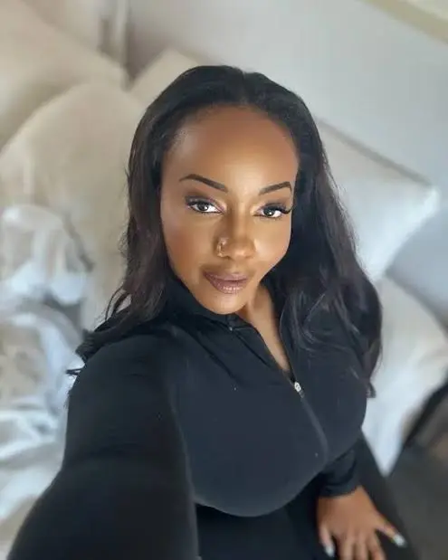 ripowo4907 (60) female from US - sexting partner