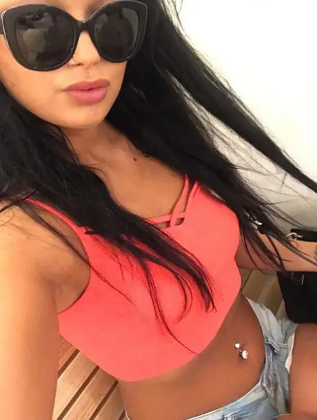 rixavin520 (18) female from GB - sexting partner