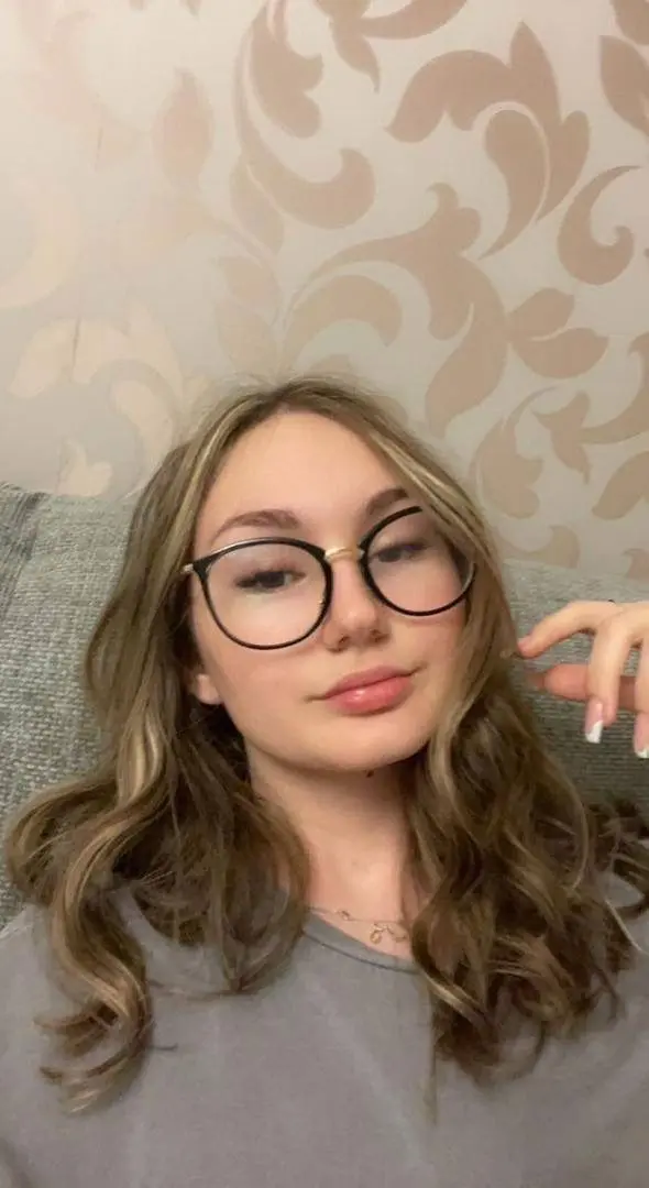 rmay7619 (20) female from US - sexting partner