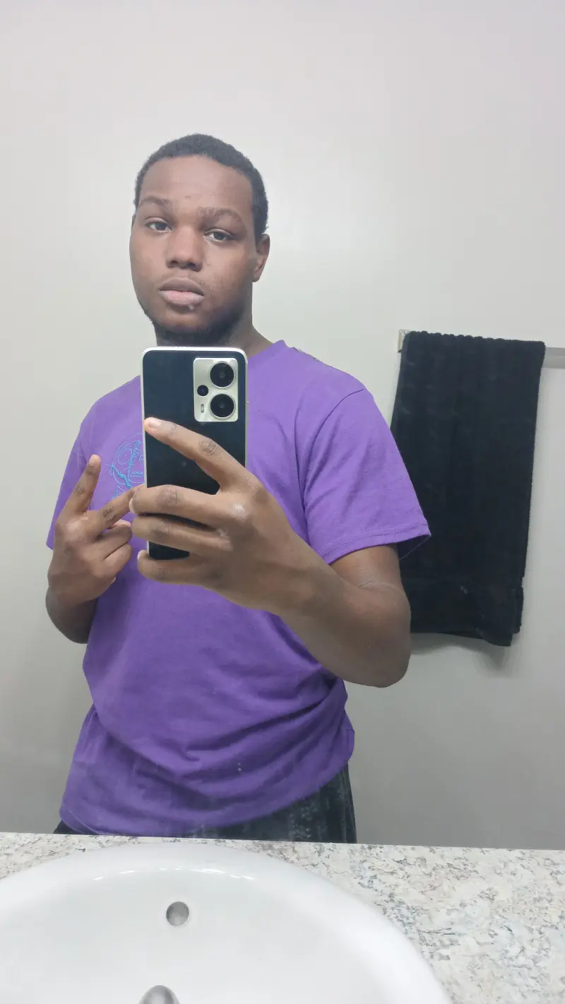 rondariusg6 (20) male from GE - sexting partner