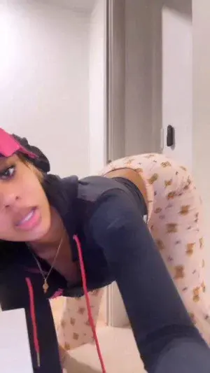 roseannabelle771 (18) female from US - sexting partner