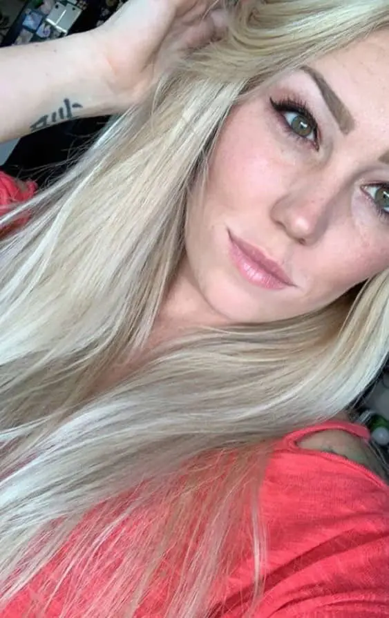 rovow22495 (35) female from US - sexting partner