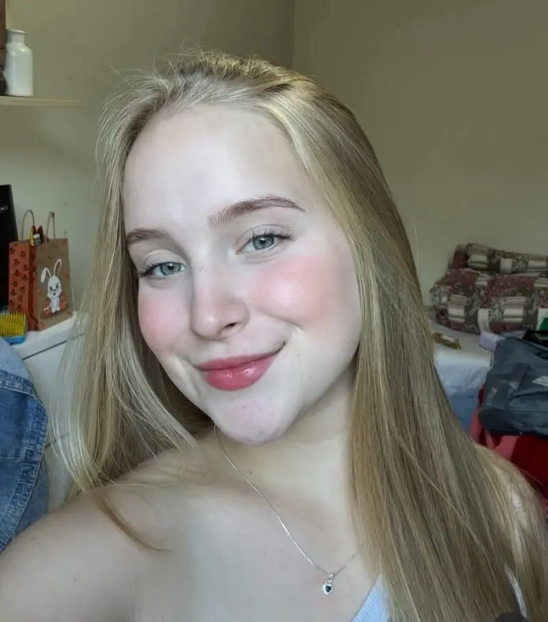 roxrkmg (22) female from GE - sexting partner