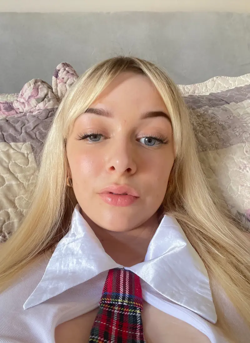 rrubelall72 (18) female from US - similar profile