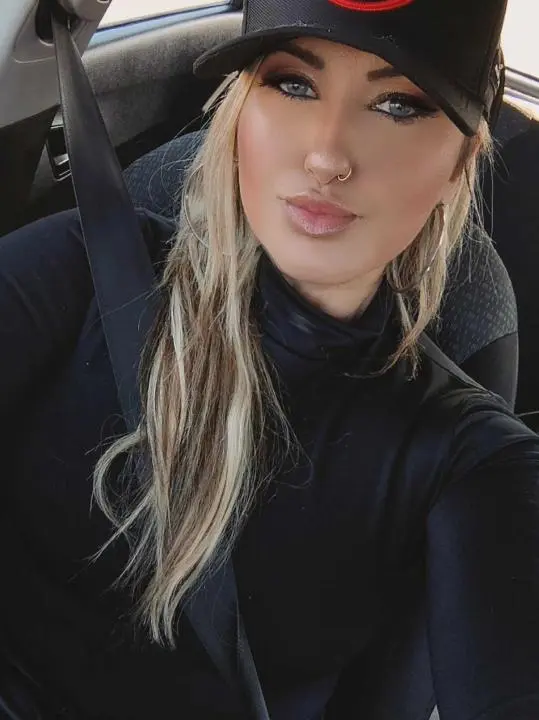 rujupe (18) female from GB - sexting partner