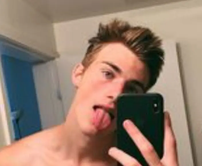 rydercalebdubois17 (23) male from US - sexting partner
