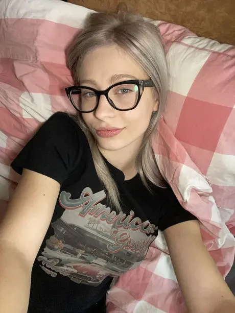 sabeb75789 (21) female from ZA - sexting partner