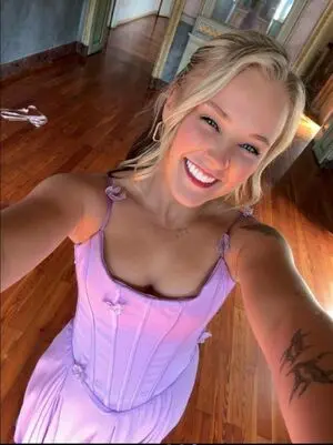 sahet53659 (24) female from GB - sexting partner