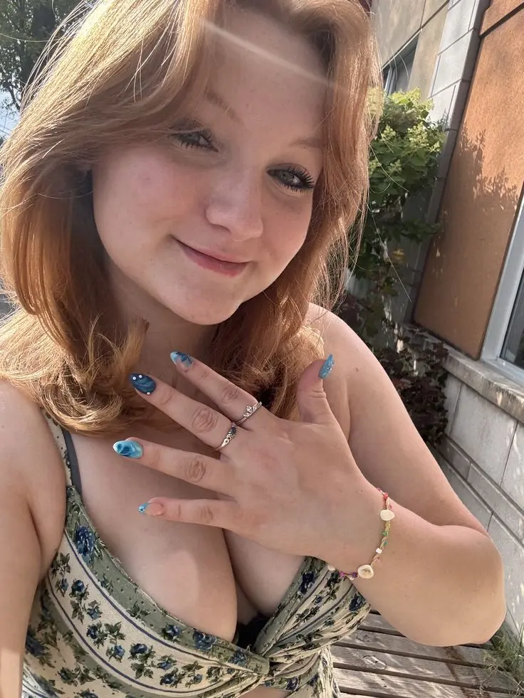 salopin224 (18) female from CA - sexting partner