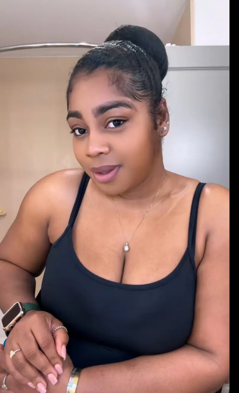 santiagosandra185 (18) female from US - sexting partner