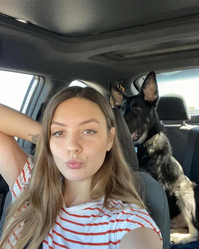 sarrahbrownee (18) female from US - sexting partner