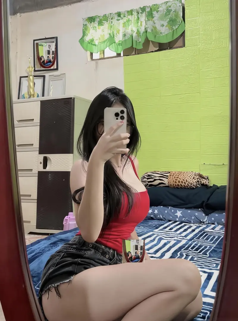 saxisec795 (18) female from GB - sexting partner