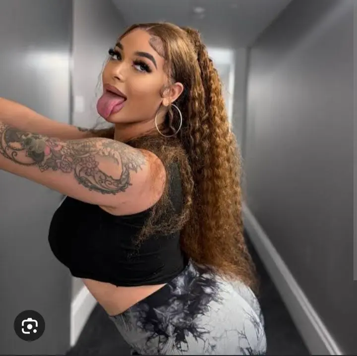 scarletsophia (18) female from US - sexting partner