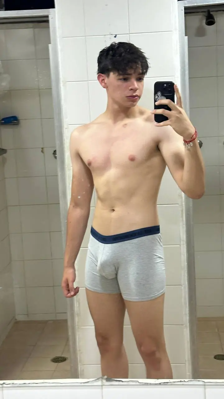 secretmemorries6969 (18) male from JP - sexting partner