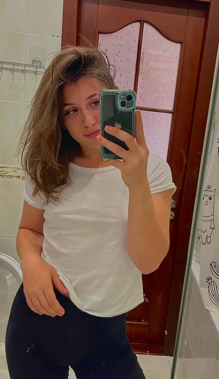 segih14610 (18) female from CA - sexting partner