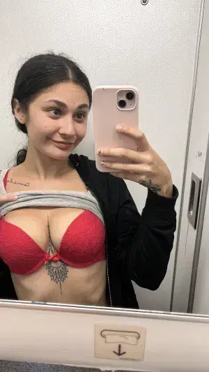 sehos60258 (18) female from CA - sexting partner