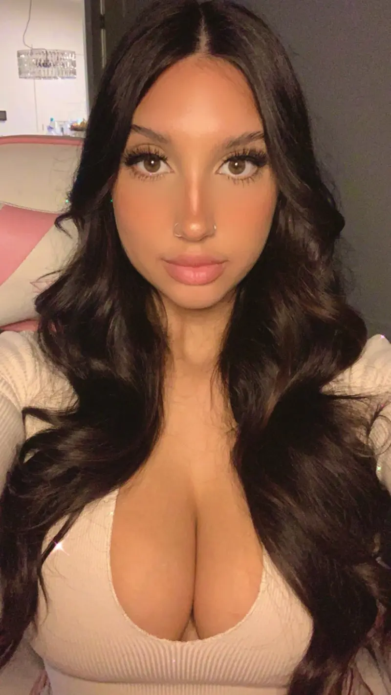 sevil74381 (26) female from IT - sexting partner