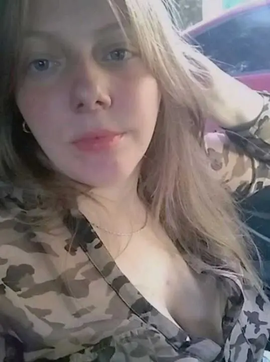 sexhot (18) female from US - sexting partner