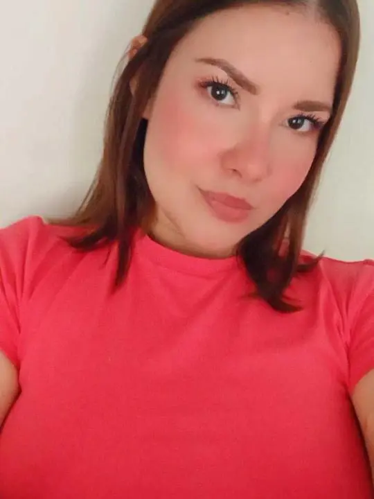 sexhot1 (18) female from AT - sexting partner