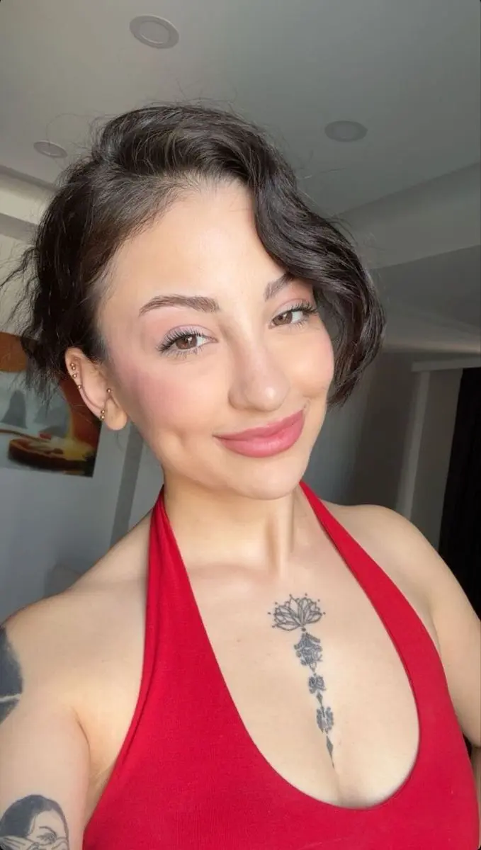 sexyskylar10 (18) female from US - sexting partner