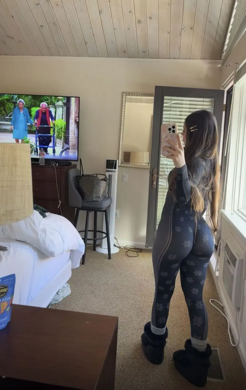 sheriffayomide23738 (18) female from US - sexting partner