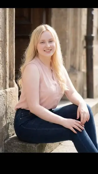 silar24098 (18) female from GB - sexting partner