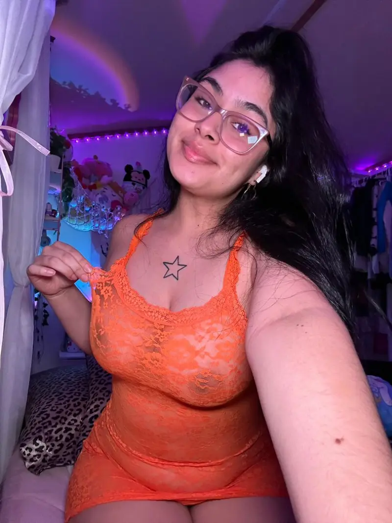 sipherdub (18) female from US - sexting partner