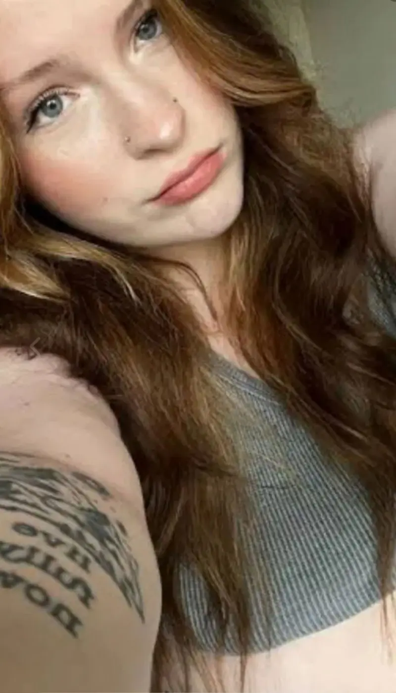 sisewek (22) female from US - sexting partner