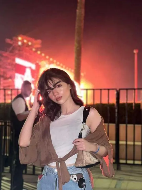 sitapo3421 (18) female from US - sexting partner