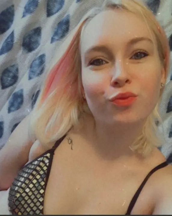 sitoh33566 (18) female from GB - sexting partner