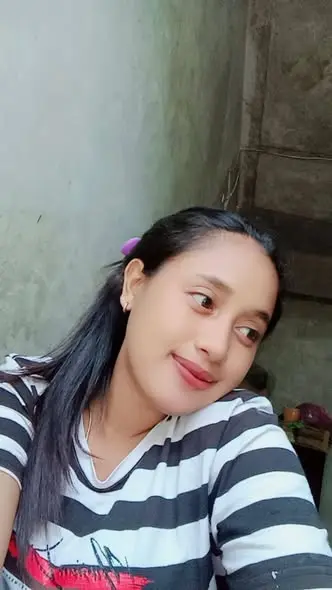 sixope2936 (18) female from SR - sexting partner