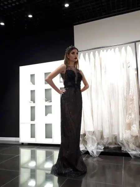 sixyseji (18) female from US - sexting partner