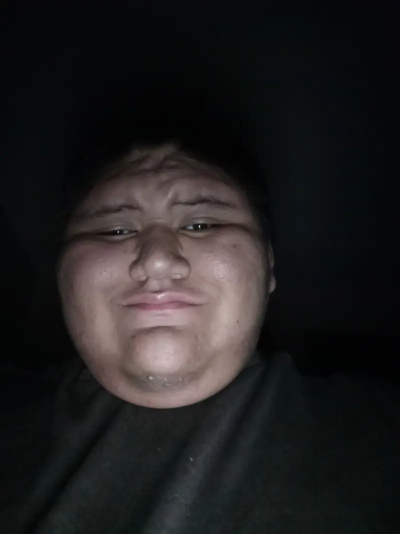 smhoo888 (18) male from US - sexting partner