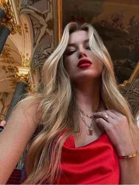 solele (18) female from DK - sexting partner