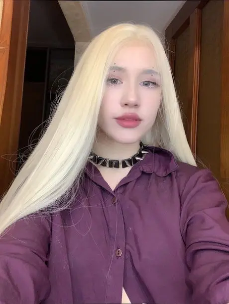 sotig62903 (18) female from AE - sexting partner