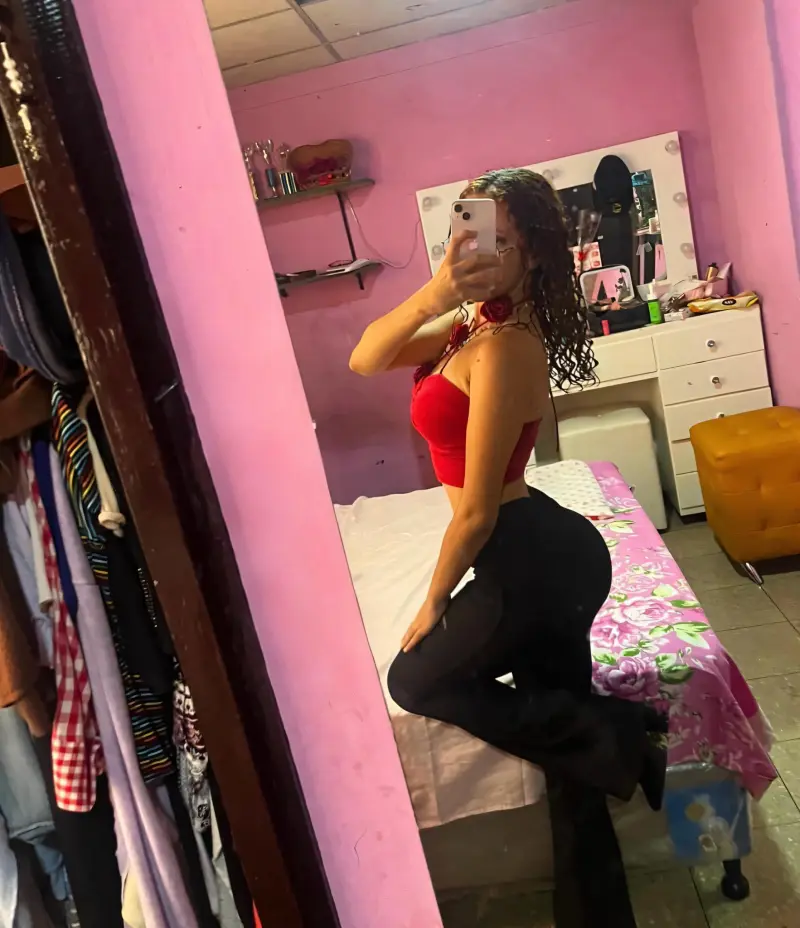 sowafi9303 (18) female from DK - sexting partner