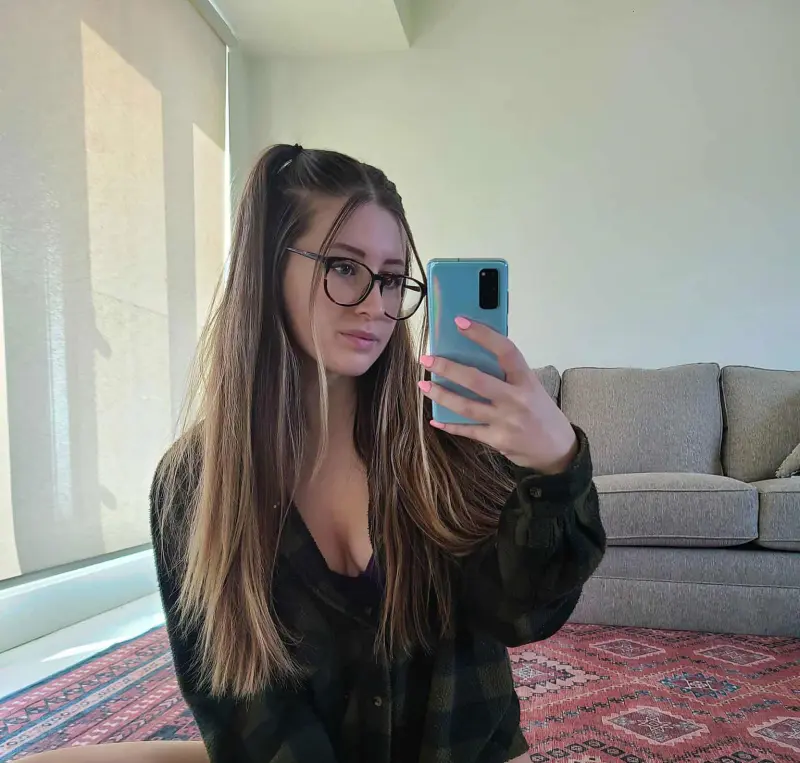 sowebe (18) female from DE - sexting partner