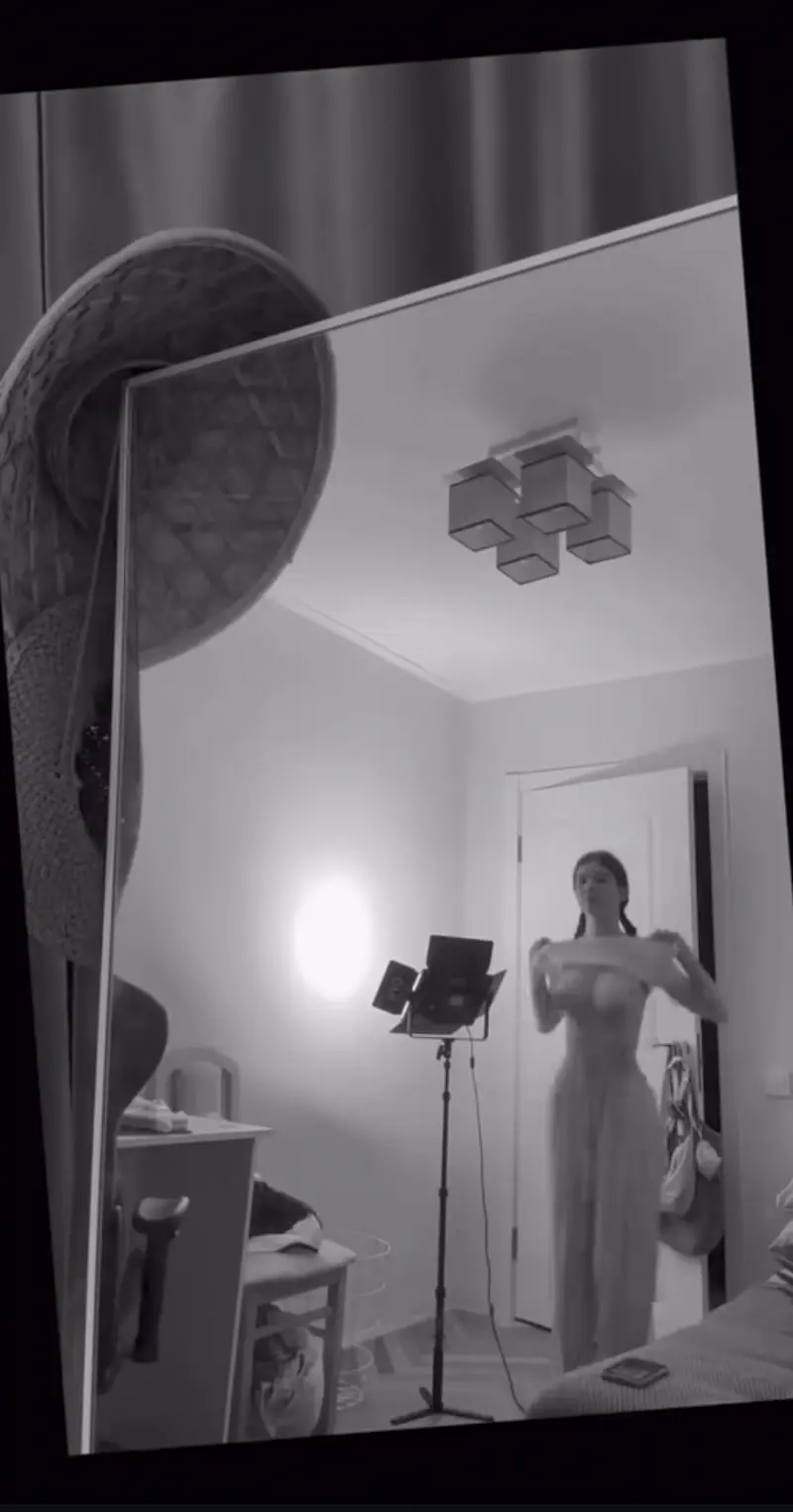 sowoxot (21) female from US - sexting partner